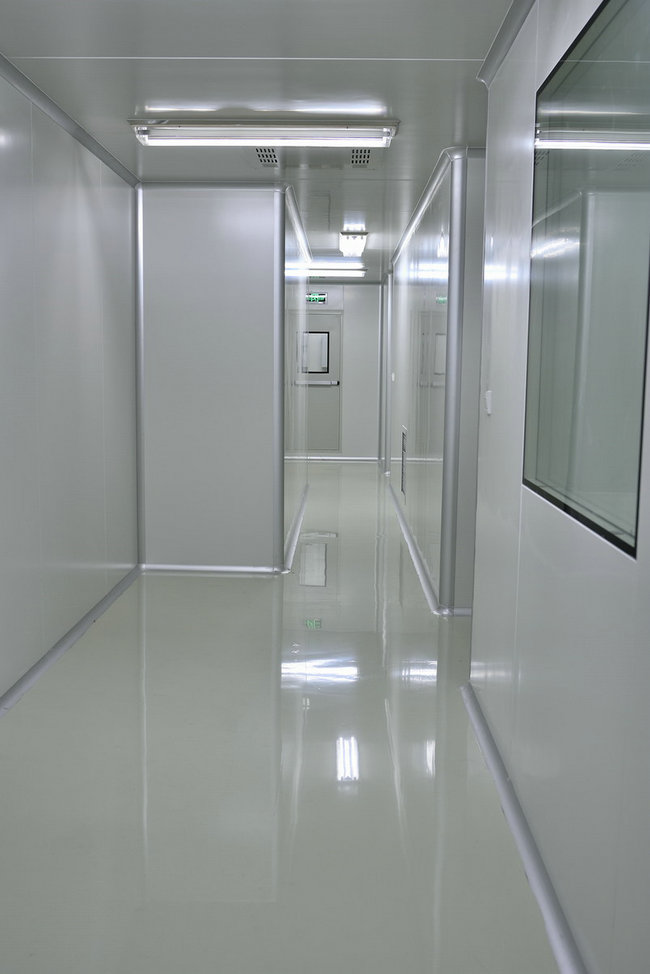 Clean room corridor